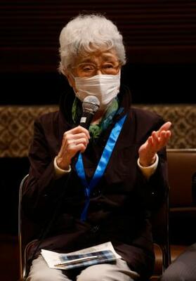 座談会に参加した横田早紀江さん=13日午後、東京都千代田区