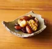 ナッツとドライフルーツをたまり漬けに　日光の上澤梅太郎商店が発売