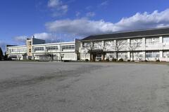 小学校跡地 民間へ売却