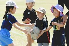 未経験者、ラグビー満喫　宇都宮でも全国一斉体験会