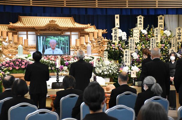 しめやかに営まれた勝城さんの告別式＝２日午前、大田原市若草１丁目
