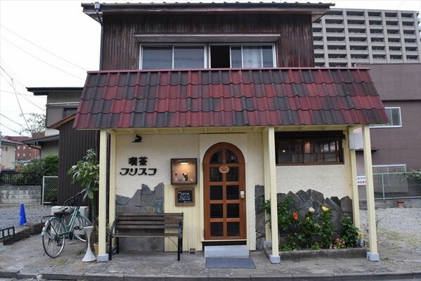 店の外観