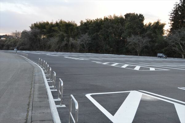 区画や区画同士の間隔が広がった新しい駐車場