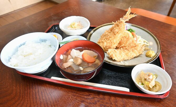 勉強亭本店の「学校さま汁定食」