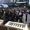栃木県内、穏やかな新年 「新たな気持ちで頑張りたい」 宇都宮二荒山神社に多くの初詣客