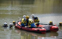 大阪の母娘殺害、室内に血の足跡