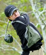 岡山絵里が９バーディーで首位