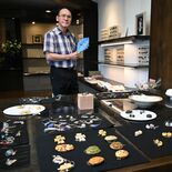 とんぼ玉国内代表作家・鈴木さん遺作展「手芸を超えアート」追求　夫武雄さ…