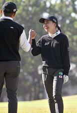 辻、後半失速悔やむ ゴルフ男女混合