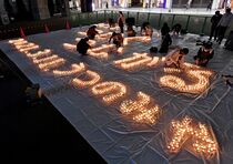 被災地支援でキャンドル配置　宇都宮