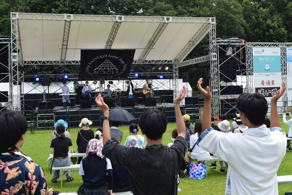 「なつこい」のステージを盛り上げた高校生バンド