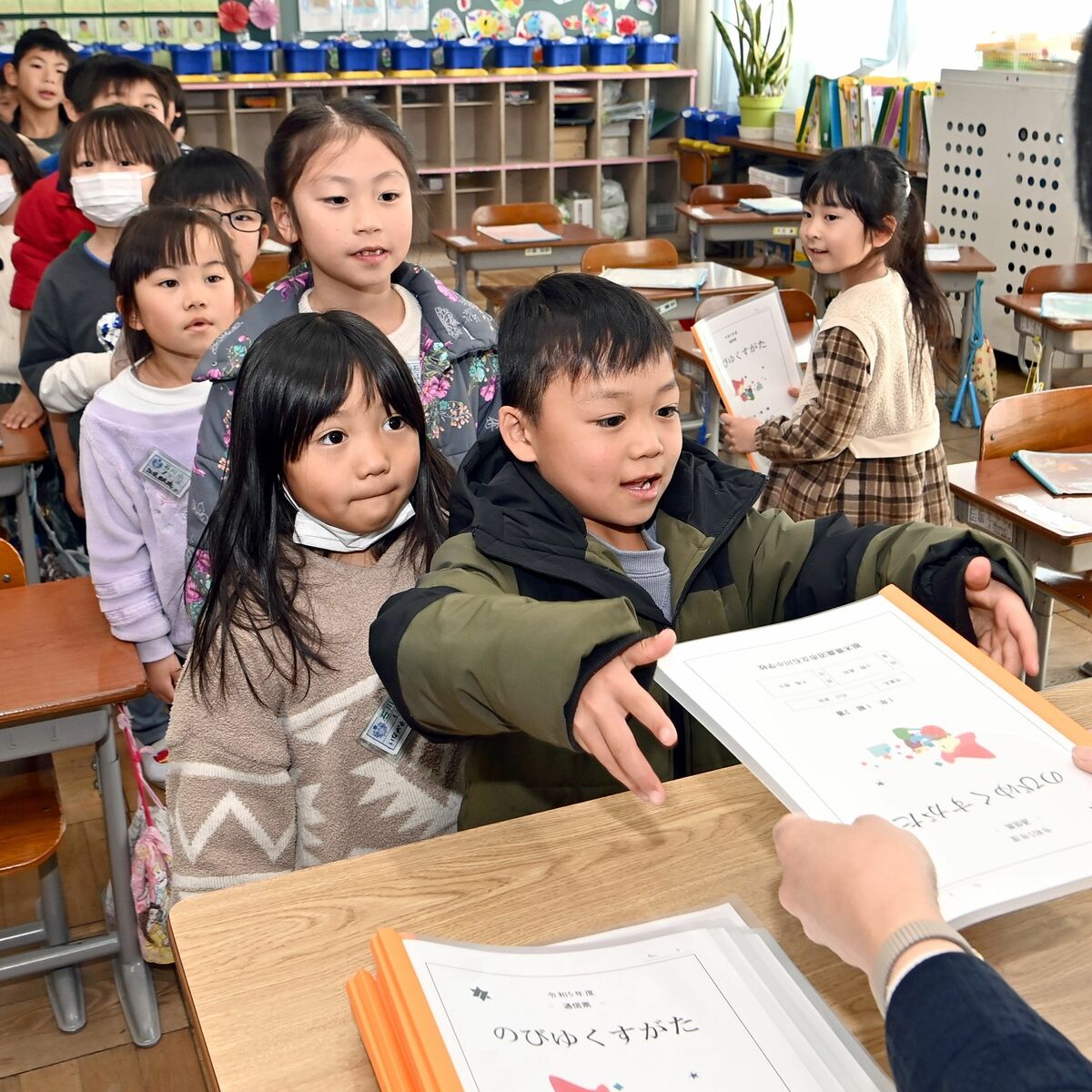 栃木県内小中学校で終業式 27日までに計488校が冬休みへ｜社会,県内