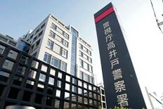 「目に入った２人刺した」