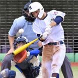 佐野日大、打撃戦制す　秋季栃木県高校野球決勝　勝ち越し打につながった思…