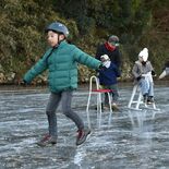栃木の天然氷スケート場、今季の一般利用スタート、親子連れ続々　土日祝日…