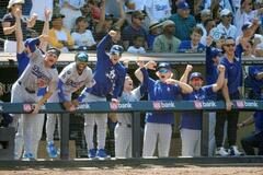 ドジャースとパドレスが同率首位