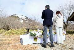 那須雪崩発生9年で慰霊