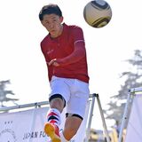 フットゴルフメジャー大会、さくらで開幕　世界各国から114人参戦　巧みな足技競う