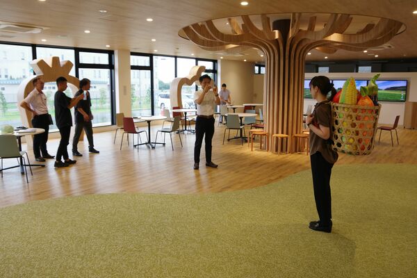 さまざまな体験コンテンツを楽しめるカゴメ那須工場のＰＲルーム＝５日午前、那須塩原市