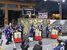 鏡開きなどを行った開幕セレモニー＝26日午後６時35分、宇都宮市馬場通り４丁目