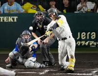阪神、ソフトバンクが王手