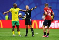 女性でＷ杯２度目の主審担当