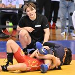 レスリング鏡（宇都宮出身）、後輩らに得意技伝授　パリオリンピック代表、…