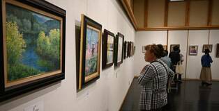23人の力作並ぶ 21日まで選抜展