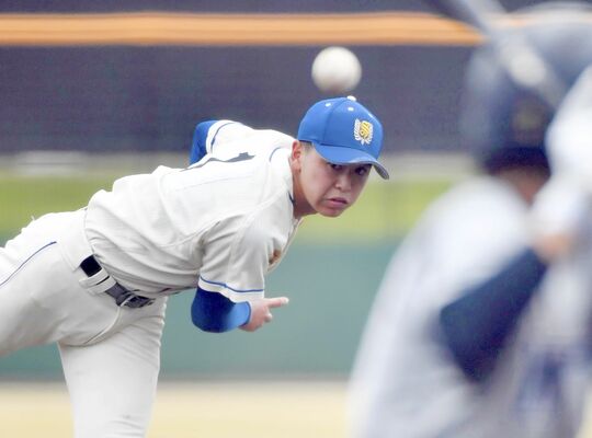 粘りの投球で完投した清陵・今工連合のエース鈴木＝真岡ハイトラ運動公園市民球場、杉浦崇仁撮影