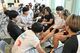 「海外の学校みたい」髪形、服装、ピアスもOK　教員免許ない校…
