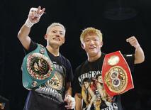 重岡優大さんに特別ベルト授与