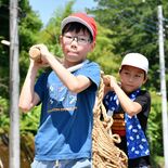 歴史学ぶ課題に挑戦　大田原・佐久山小児童が史跡巡り