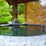 熱くも冷たくもない「不感温浴」で暑さ克服を　湯温36度でリラックス　真…