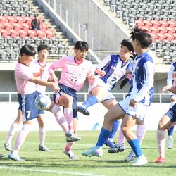 サッカー男子・矢板中央が３連覇　栃木県高校新人スポーツ　前半から圧倒、王者の貫禄