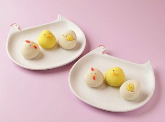 人気の和菓子店と窯元のコラボ商品（コレトチ提供）