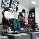 ドアも窓も開かない車内に迫る水　県がVR防災体験車公開　リアルな映像に…