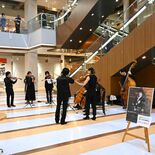 演奏披露、買い物客魅了　足利カンマーオーケスター