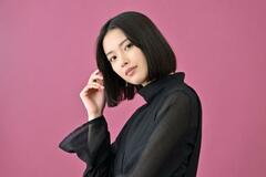 【茅島みずき】不穏な空気を「目」で演じ、ＦＯＤドラマ「エリカ」に主演