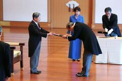 皇居「松の間」で文化勲章親授式