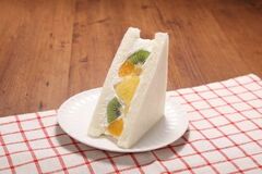 長野県誕生150周年を記念し 地元食材を使用した商品やご当地グルメなど計6品発売