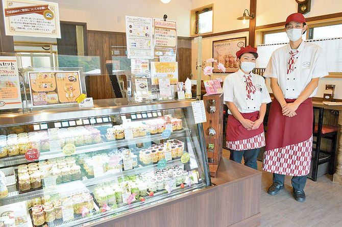 大正ロマンの雰囲気が漂う店内
