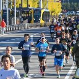 ＬＲＴ沿道で宇都宮マラソン　コース新設、4000人駆け抜ける　大会合わ…