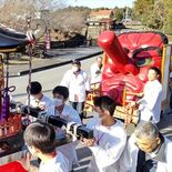 鼻は１・３メートル...大天狗が練り歩く　大田原・光丸山法輪寺で光丸山…