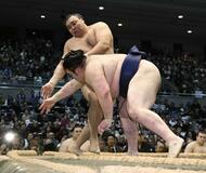 霧島が１敗で単独首位