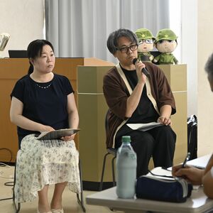 漫画家・武田さんら戦争の記憶伝承の重要性訴え　文星芸大で特別講義　日本兵描いた作品、描いた理由など説く