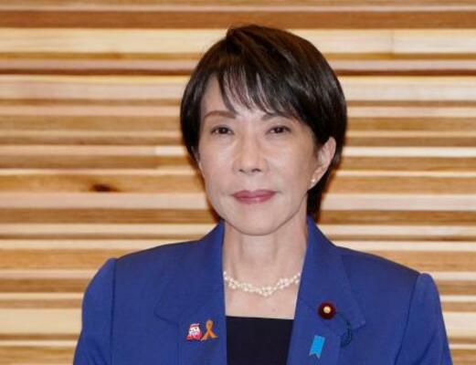 　閣議に臨む高市首相＝７日午前、首相官邸