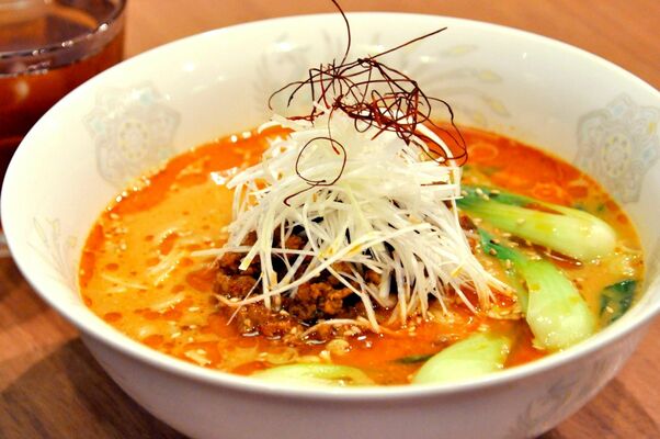 手作りのラー油や肉みそ、ごまみそのうまみが詰まった担々麺