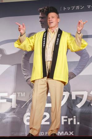 　舞台あいさつに登場したブラッド・ピット＝２５日、東京都千代田区
