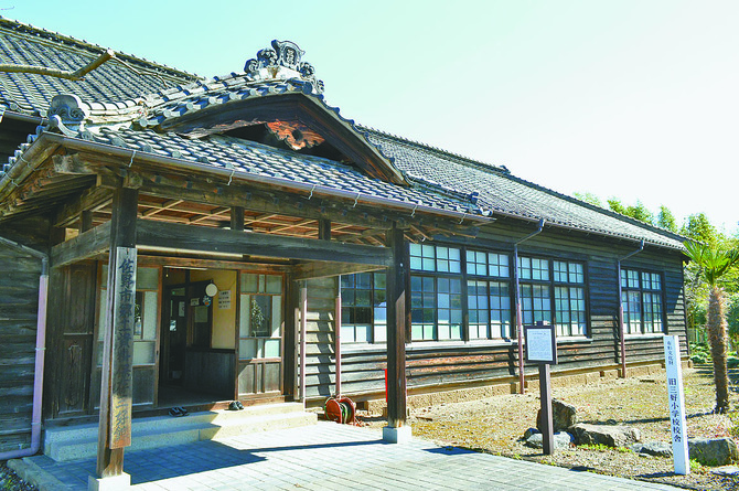 市内に唯一残る明治期の校舎
