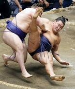 豊昇龍初黒星、両横綱１敗で並ぶ
